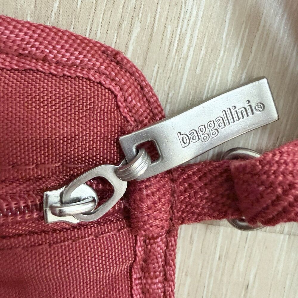 Baggallini Travel Passport Wallet Crossbody Red Fits Phones ID Case Gorpcore - Picture 3 of 11
